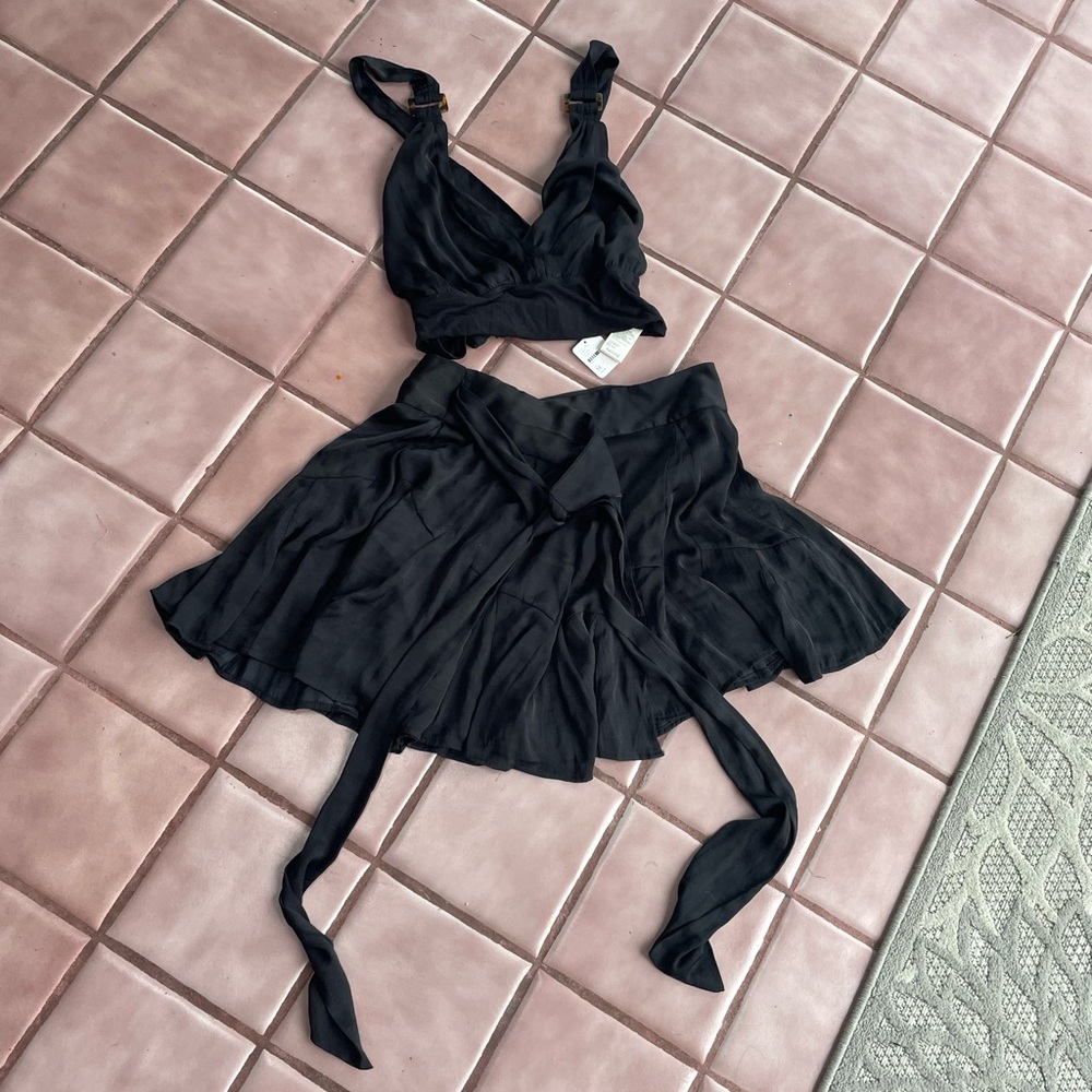 TRADED—Free people Zuri set size Medium NWT - Picture 5 of 15